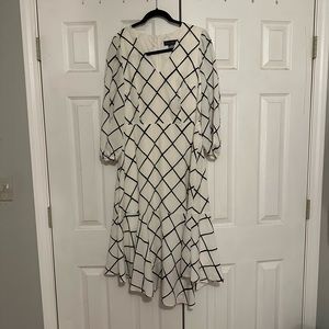 Jessica Howard white and black dress